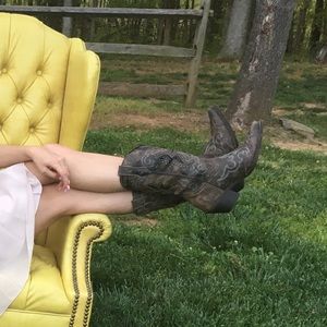 Women’s Laredo western boots size 7.5